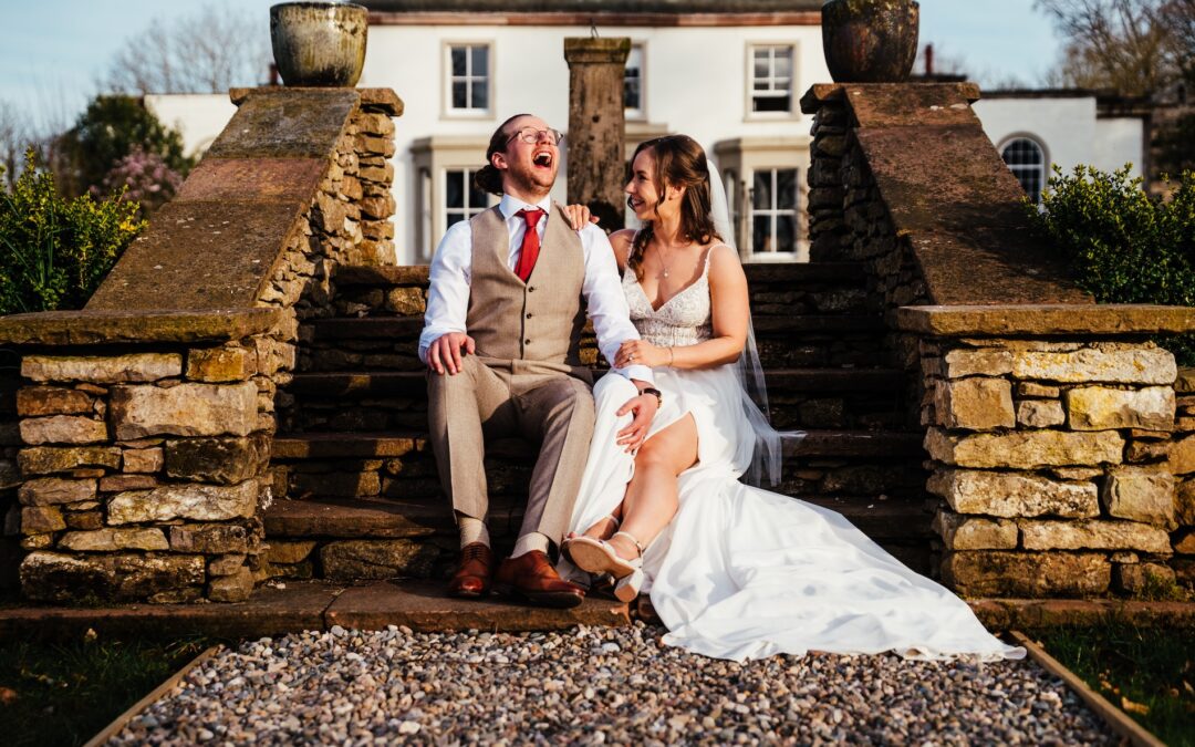 Sunny Spring wedding at Holesfoot